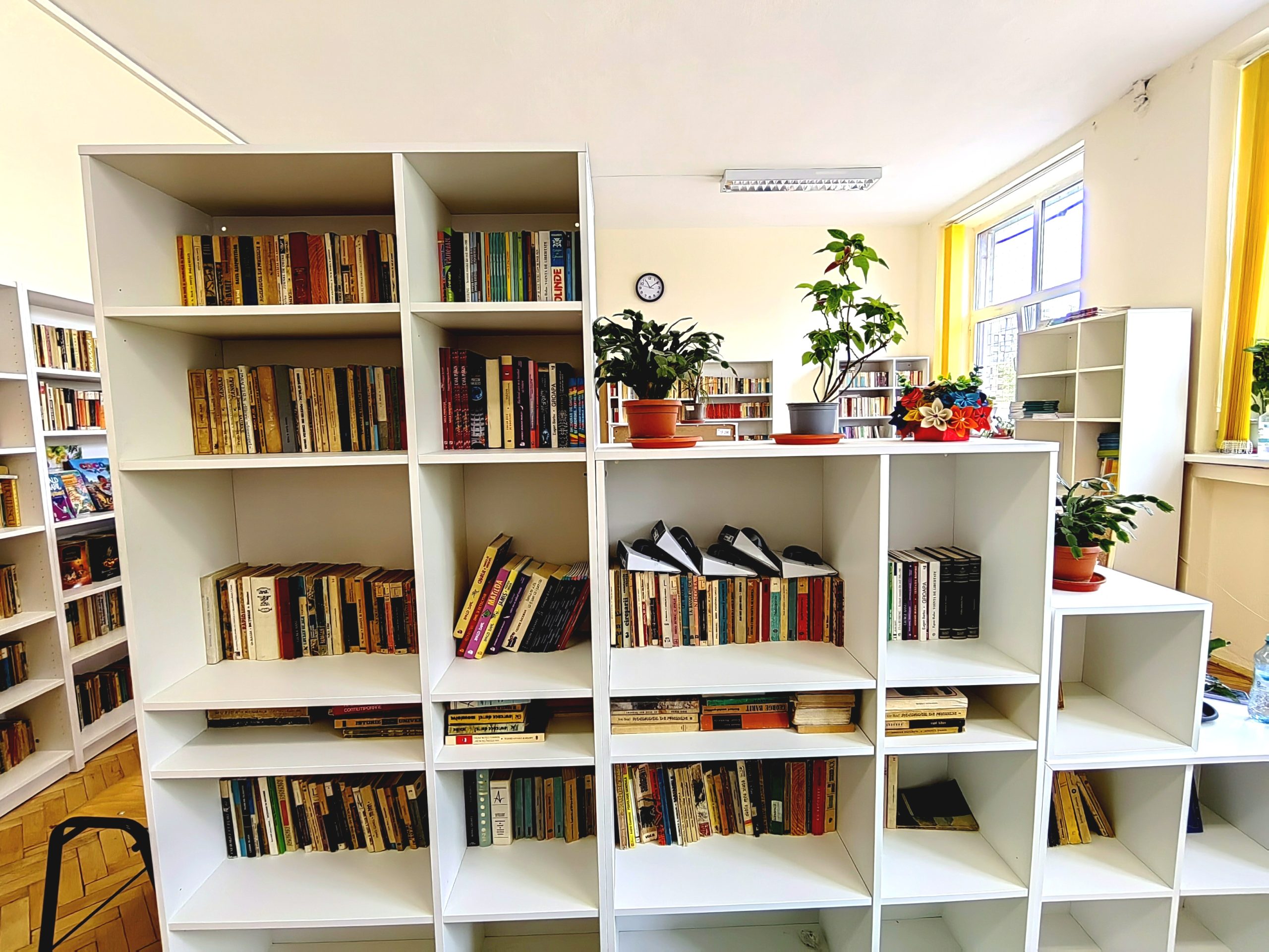 Școala Gimnazială nr. 183 - bibliotecă